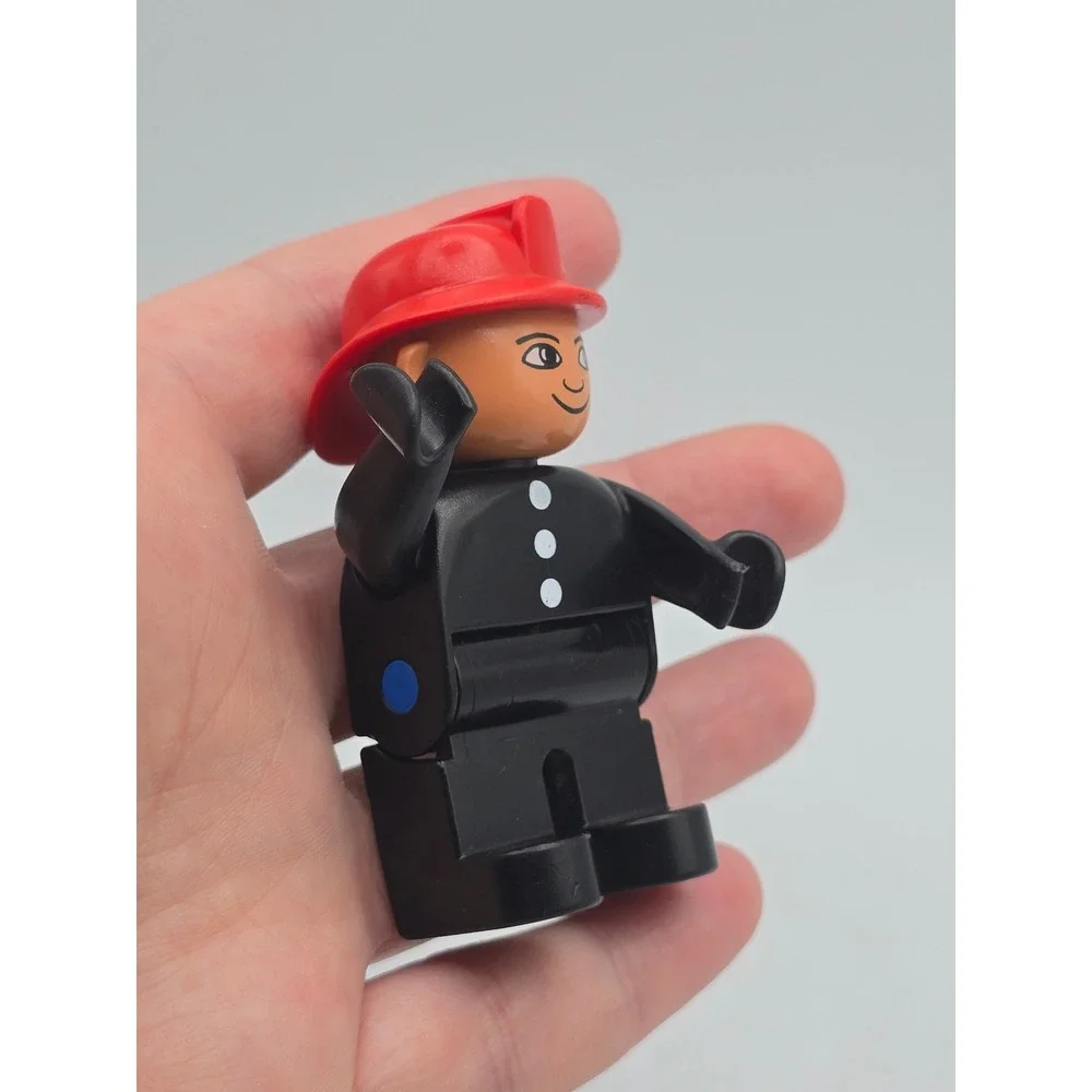 Lego Duplo Firefighter Fire Chief Fireman Firetruck 2.5